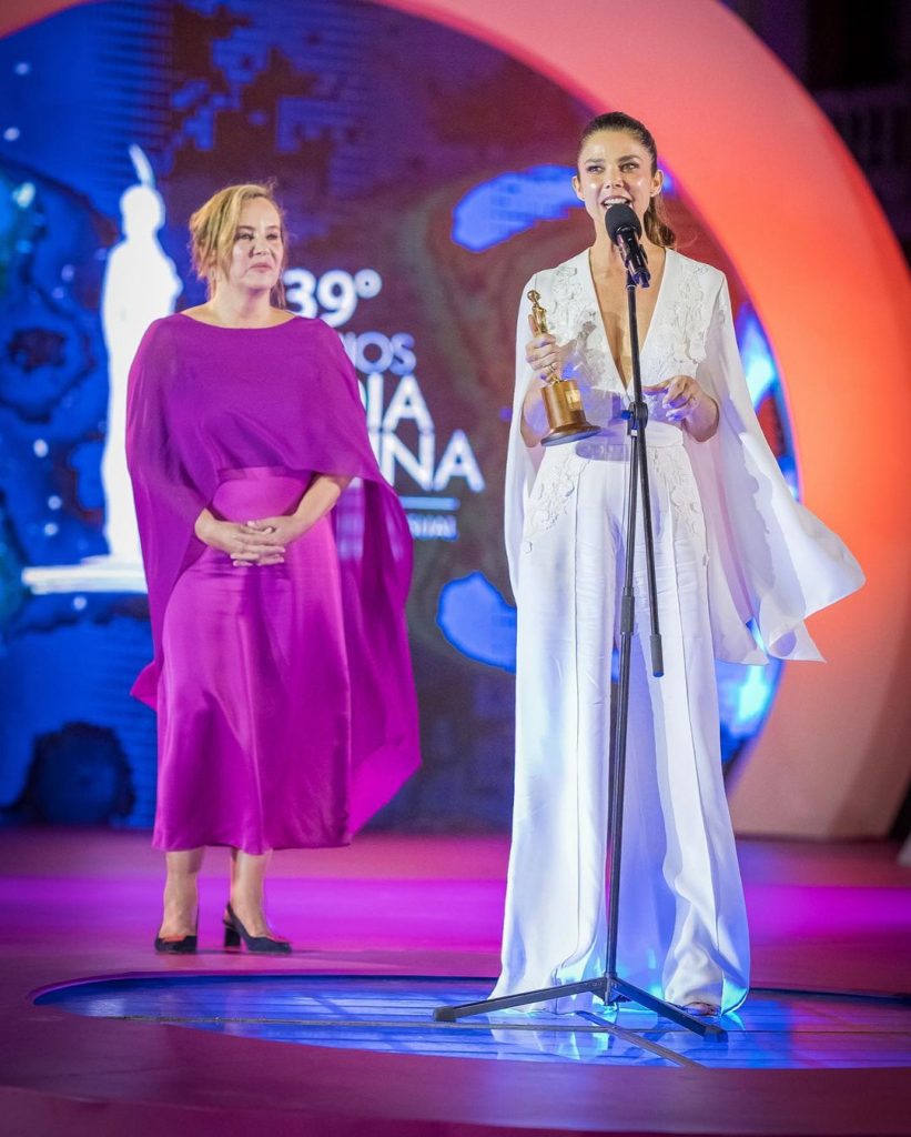 Juana Acosta recibe el premio especial en el Festival de Cine de Cartagena